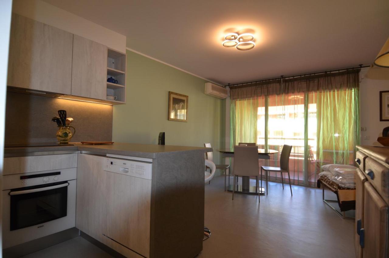 Appartement 3 Personnes Avec Coin Nuit Avec Terrasse Et Parking Quartier Du Port De Nice Nisa Exterior foto